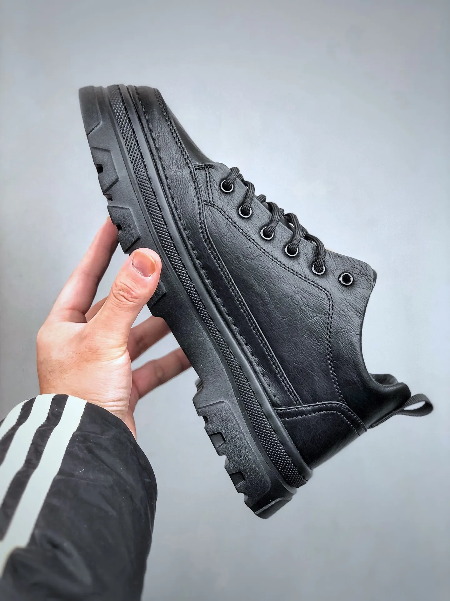 Local pick-up💰 520 supports store Timberland/Timberland classic 25ss new mid-top (plus velvet) classic re-engineered brand new upgrade Guangdong factory quality original box original packaging The fabric is made of top Italian frosted cowhide with anti-odor and anti-corrosion genuine leather latex insoles to give you a perfect wearing experience quality and durable, a must-have for sportsmen Specially designed to treat those who are not handsome High-quality feet with first-class feel Exclusive supply Official item number: TB23066 Size: 39 40 41 42 43 44